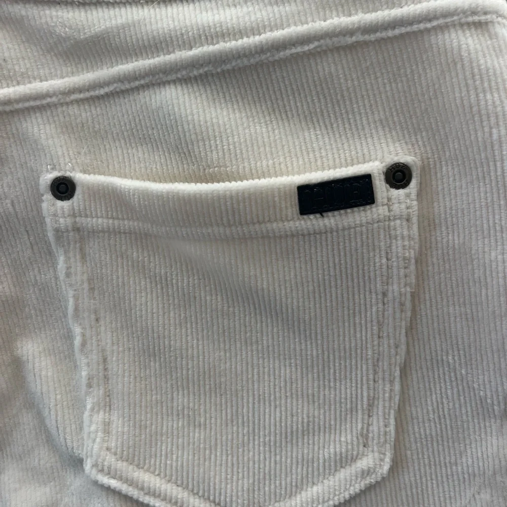 BNWOT off white cord leggings by HUE - Picture 3 of 4